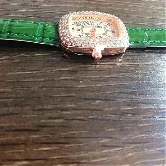 Green rhinestone watch - Picture 2 of 6